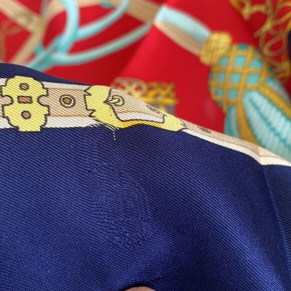 Authentic Les Muserolles HERMÈS© Carre Large Silk Scarf - Picture 16 of 16